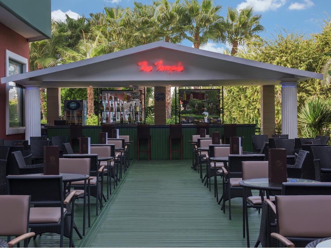 Temple Bar - Bars - Food & Beverage - Delphin Deluxe