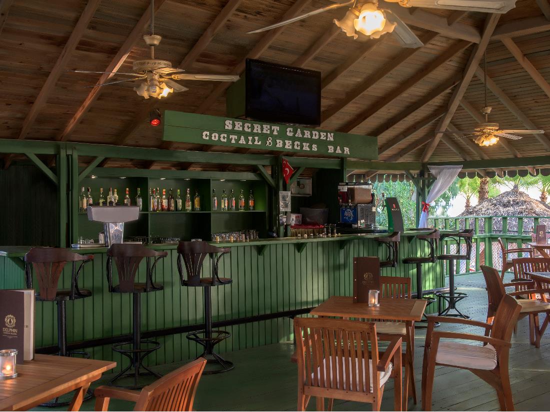 Bars - Food & Beverage - Delphin Deluxe