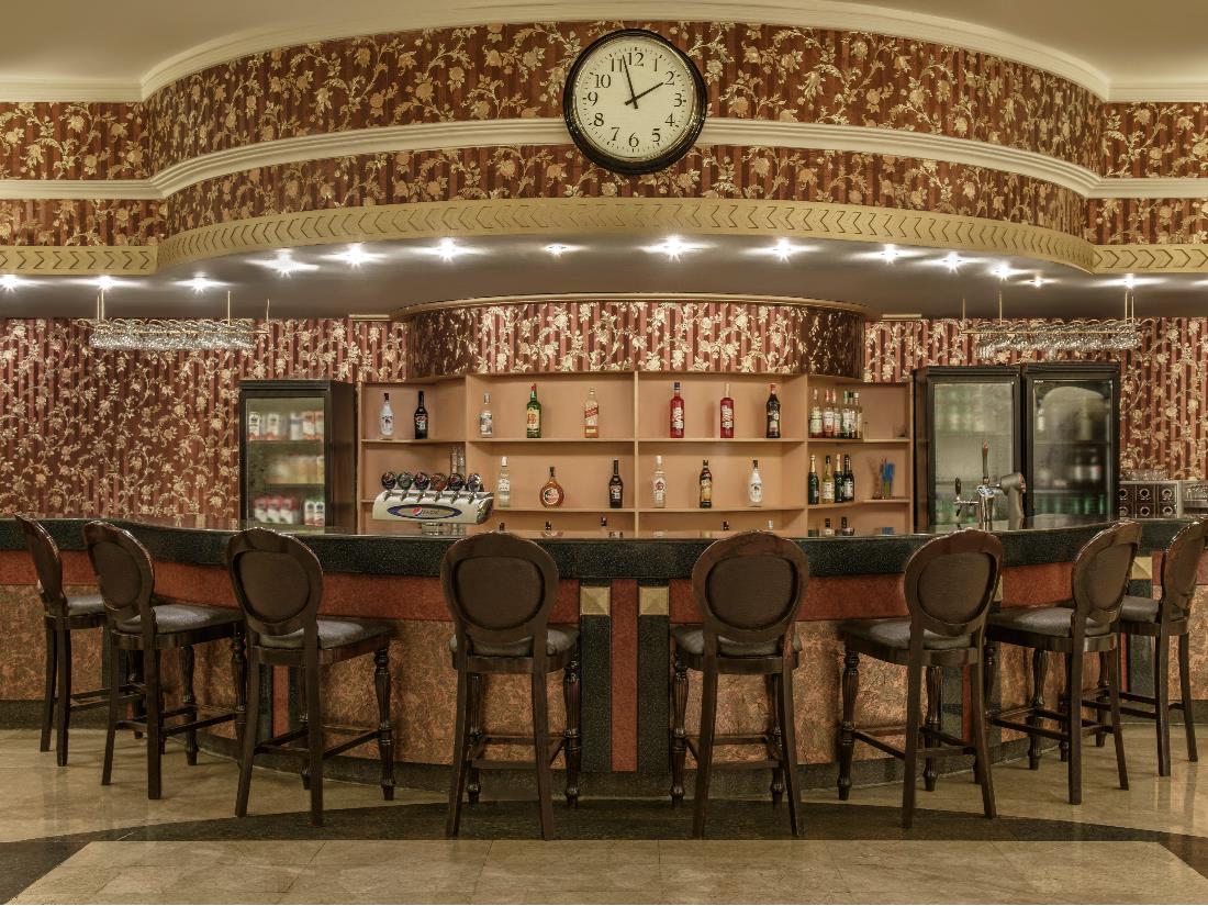 Captain (Lobby) Bar - Bars - Food & Beverage - Delphin Botanik