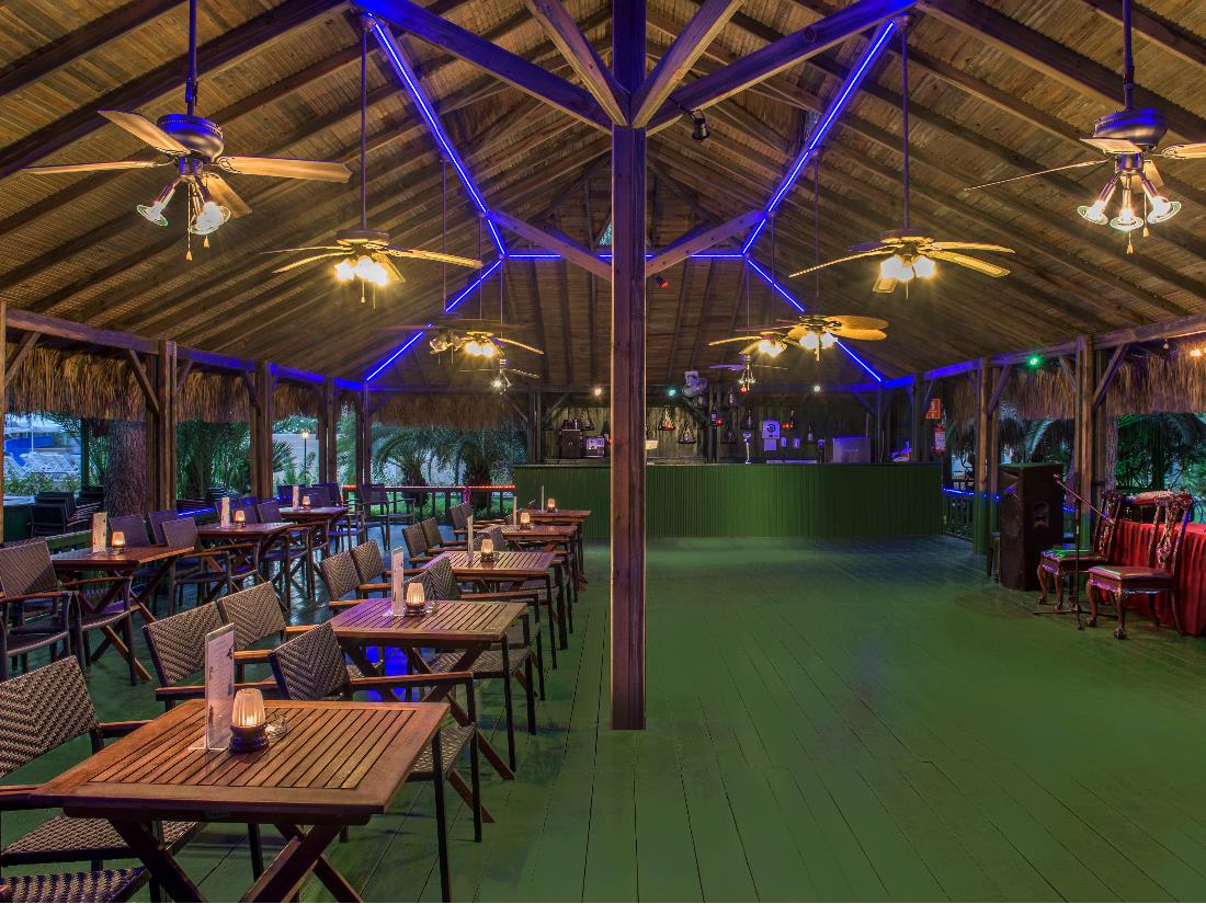 Secret Garden Bar - Bars - Food & Beverage - Delphin Botanik