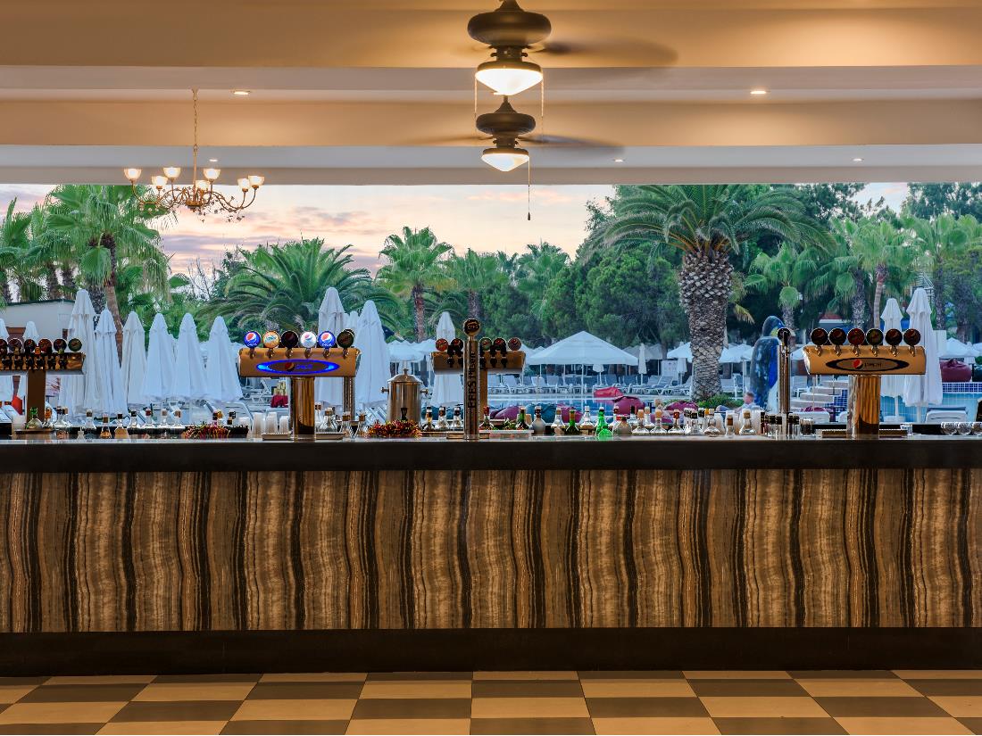 Beach Snack Bar - Bars - Food & Beverage - Delphin Botanik