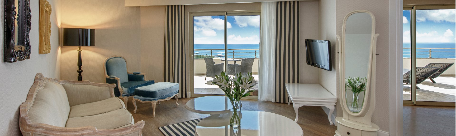 Delphin Imperial Suit Oda