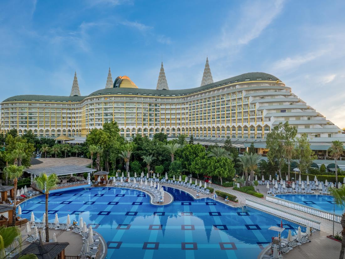 DELPHIN IMPERIAL - Factsheet