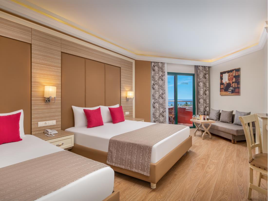 Standard Side Sea View Room - Accommodation - Delphin Deluxe