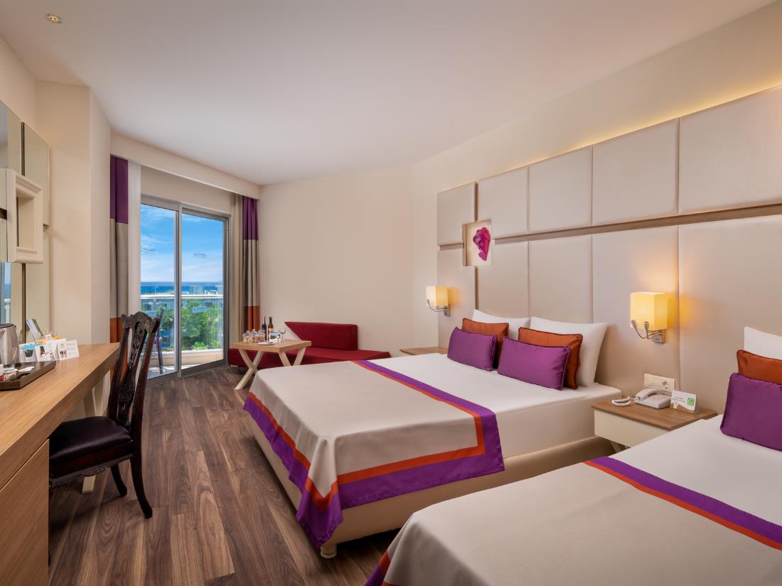 Standard Side Sea View Room - Accommodation - Delphin Platinum