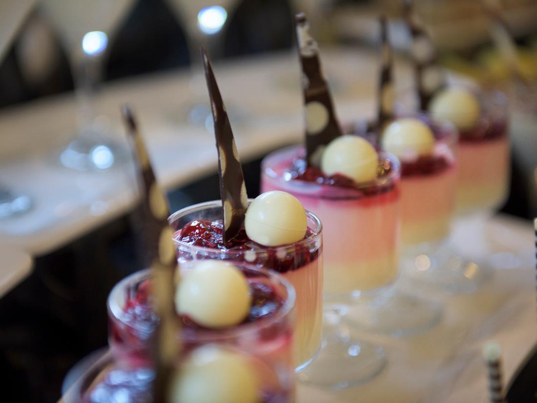 Patisserie - Bars - Food & Beverage - Delphin Imperial