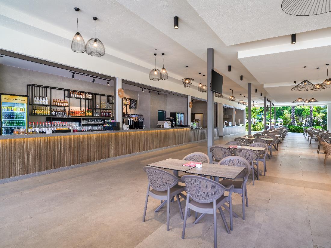 Pool Bar - Bars - Food & Beverage - Delphin Imperial