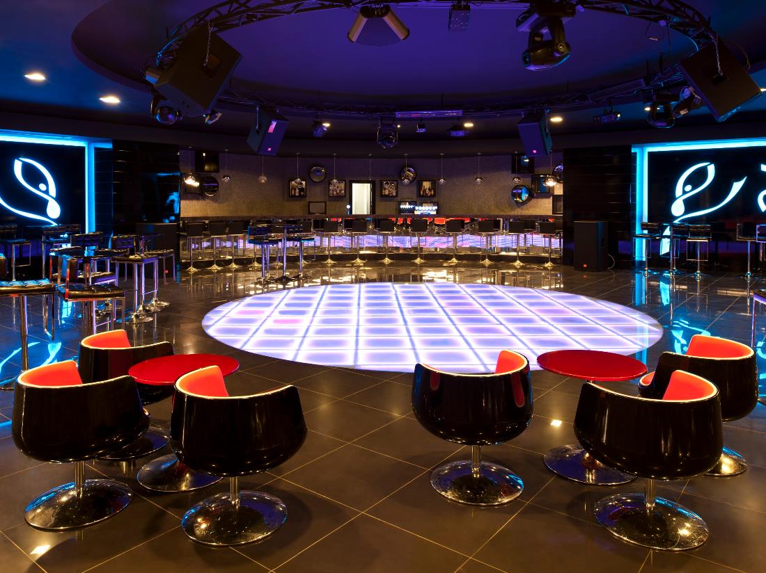 Night Club - Bars - Food & Beverage - Delphin Imperial
