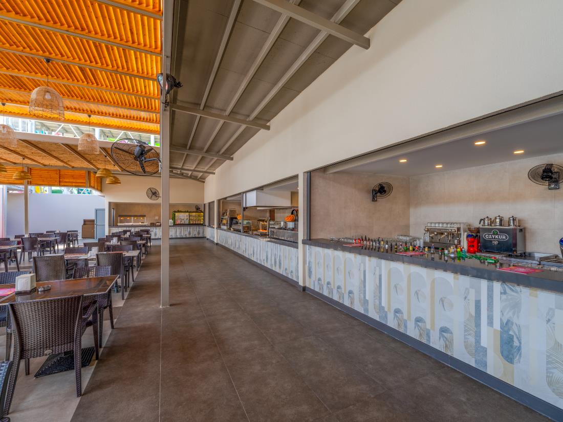 Delphino Snack Bar - Bars - Food & Beverage - Delphin Palace