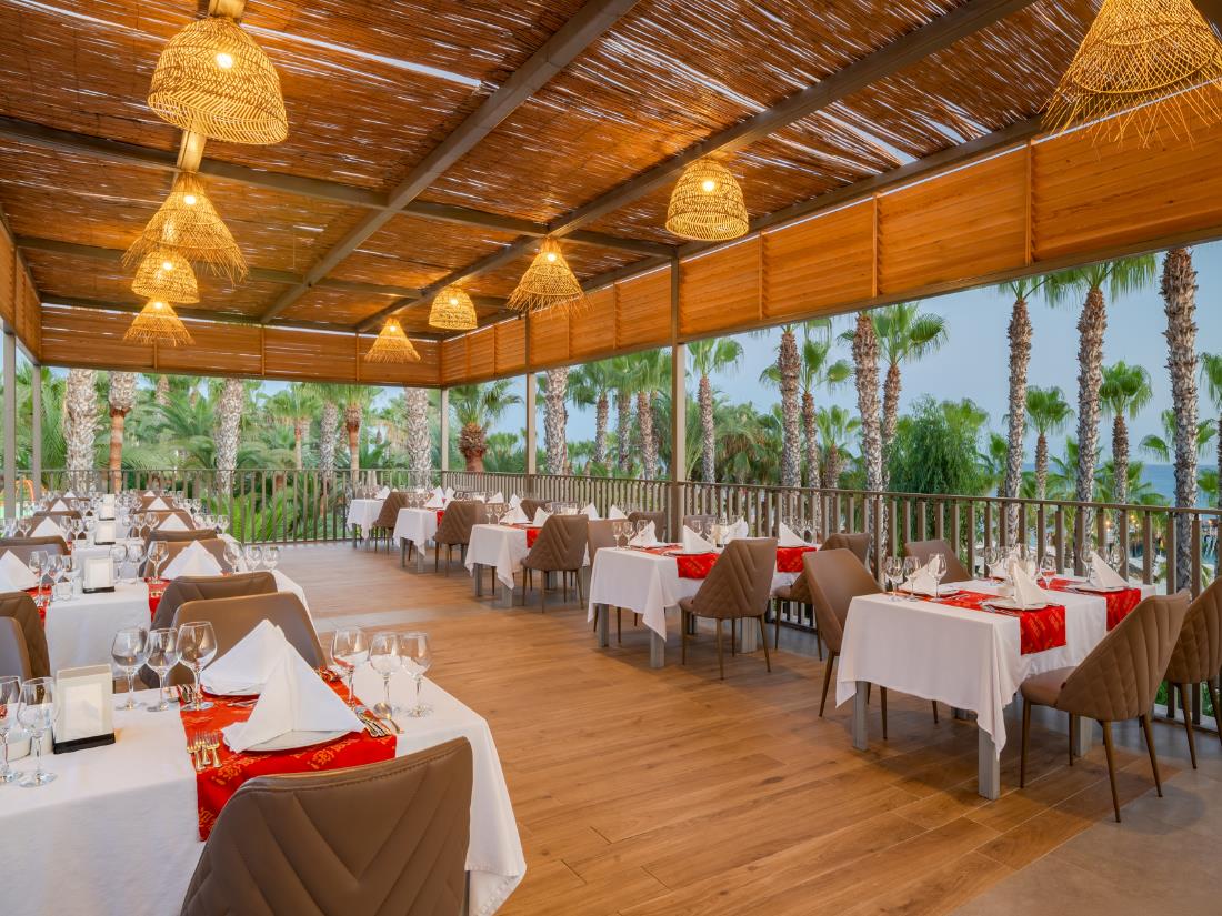 Restaurants - Food & Beverage - Delphin Deluxe